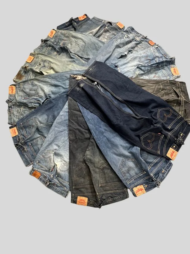 Vintage Levi’s Buckle Belt Bundle – Grade AB | Sizes 28–36 | Classic Denim Essential